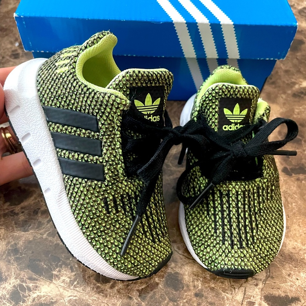 Adidas Swift Run Green and Black Toddler Size 5k